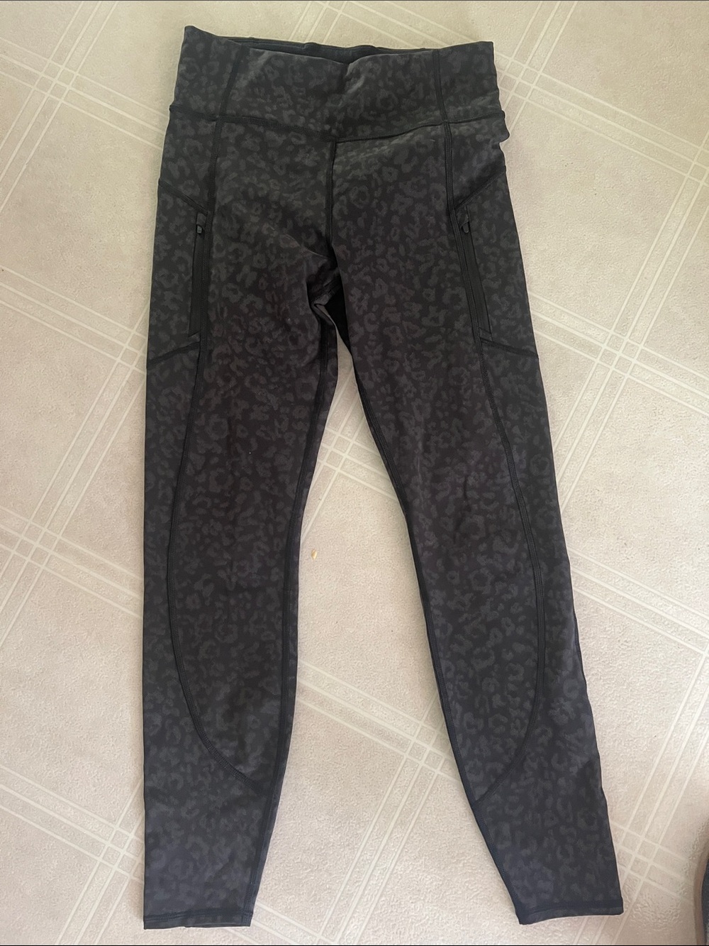 Athleta Ranier Reflective Lined Leggings. Cheetah Print. New without Tags